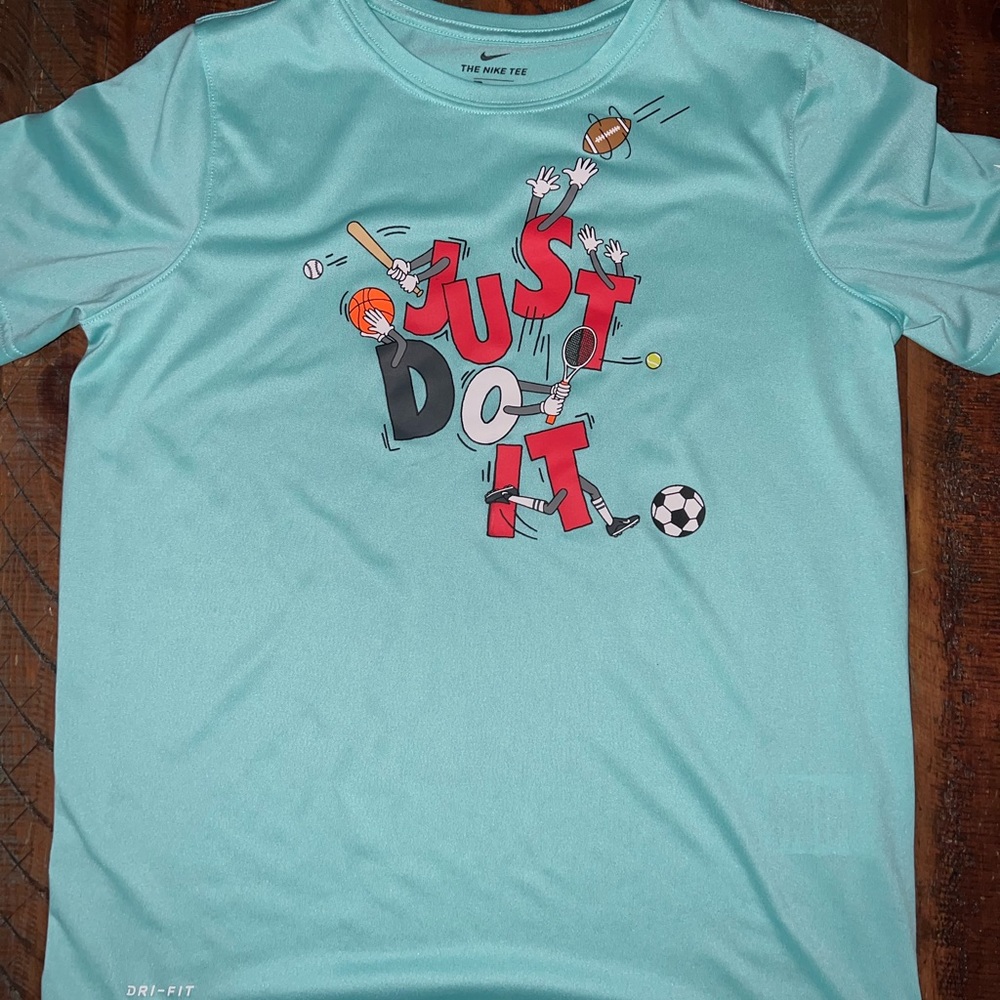 Kids Nike shirt sleeve